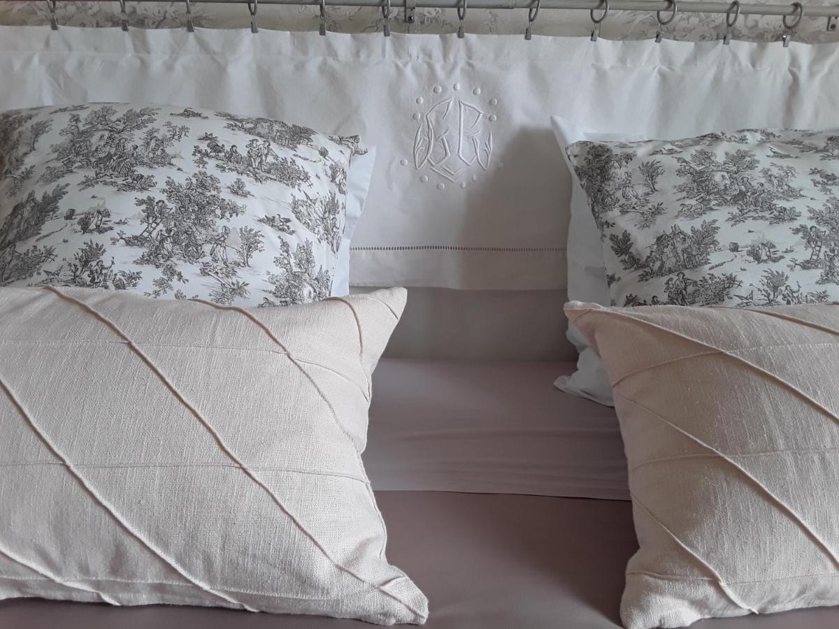 לינה וארוחת בוקר Le Manoir De Crisolles מראה חיצוני תמונה