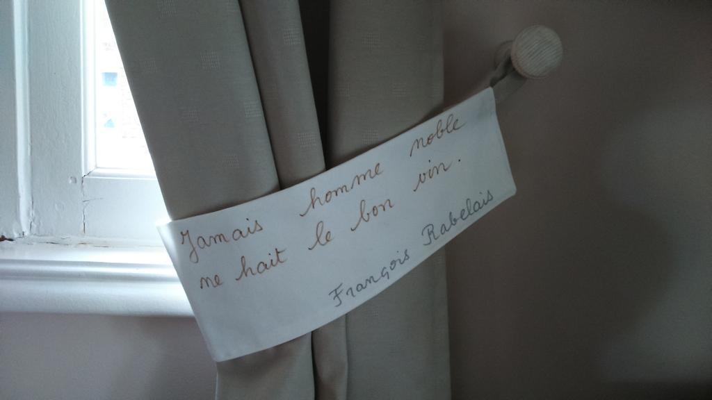 לינה וארוחת בוקר Le Manoir De Crisolles מראה חיצוני תמונה